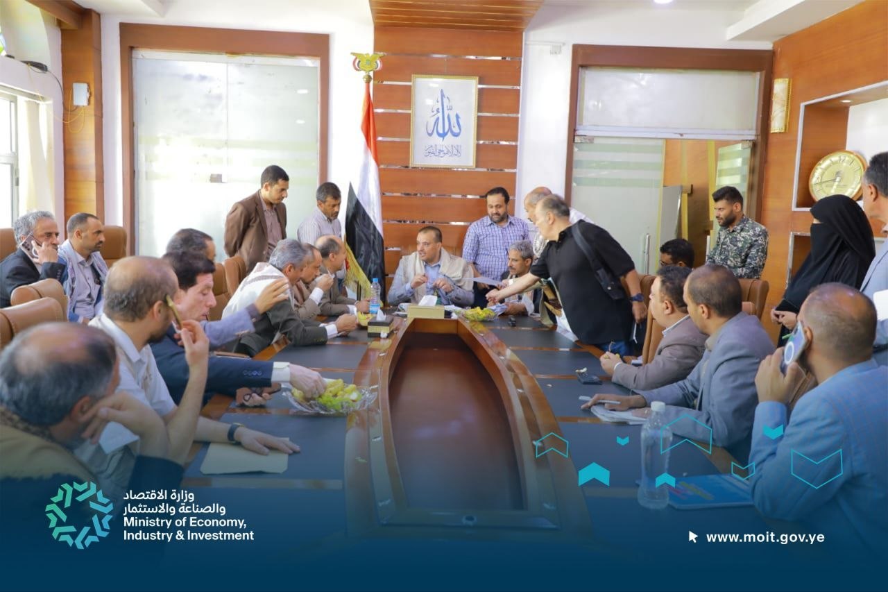 القائم بأعمال وزير الاقتصاد يلتقي التجار والقطاع الخاص خلال اليوم المفتوح 