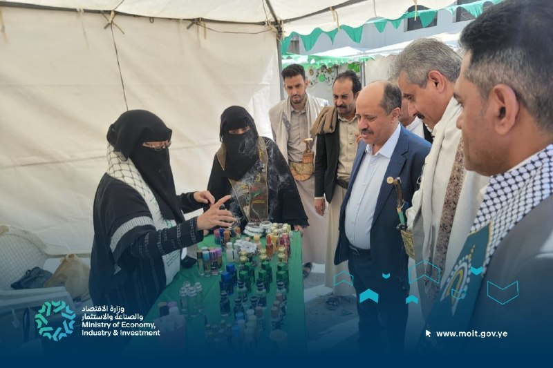 نائب وزير الاقتصاد يزور معرض المنتجة في مهرجان الرسول الأعظم