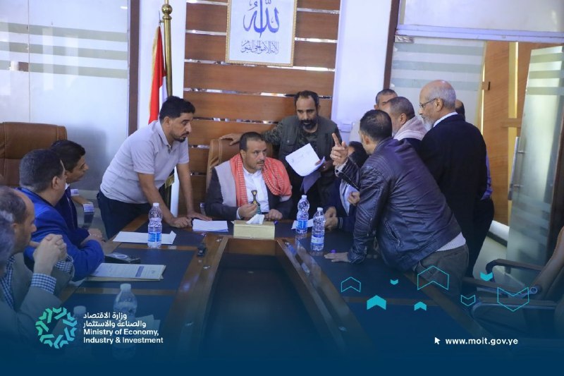   القائم بأعمال وزير الاقتصاد يلتقي التجار والقطاع الخاص خلال اليوم المفتوح
